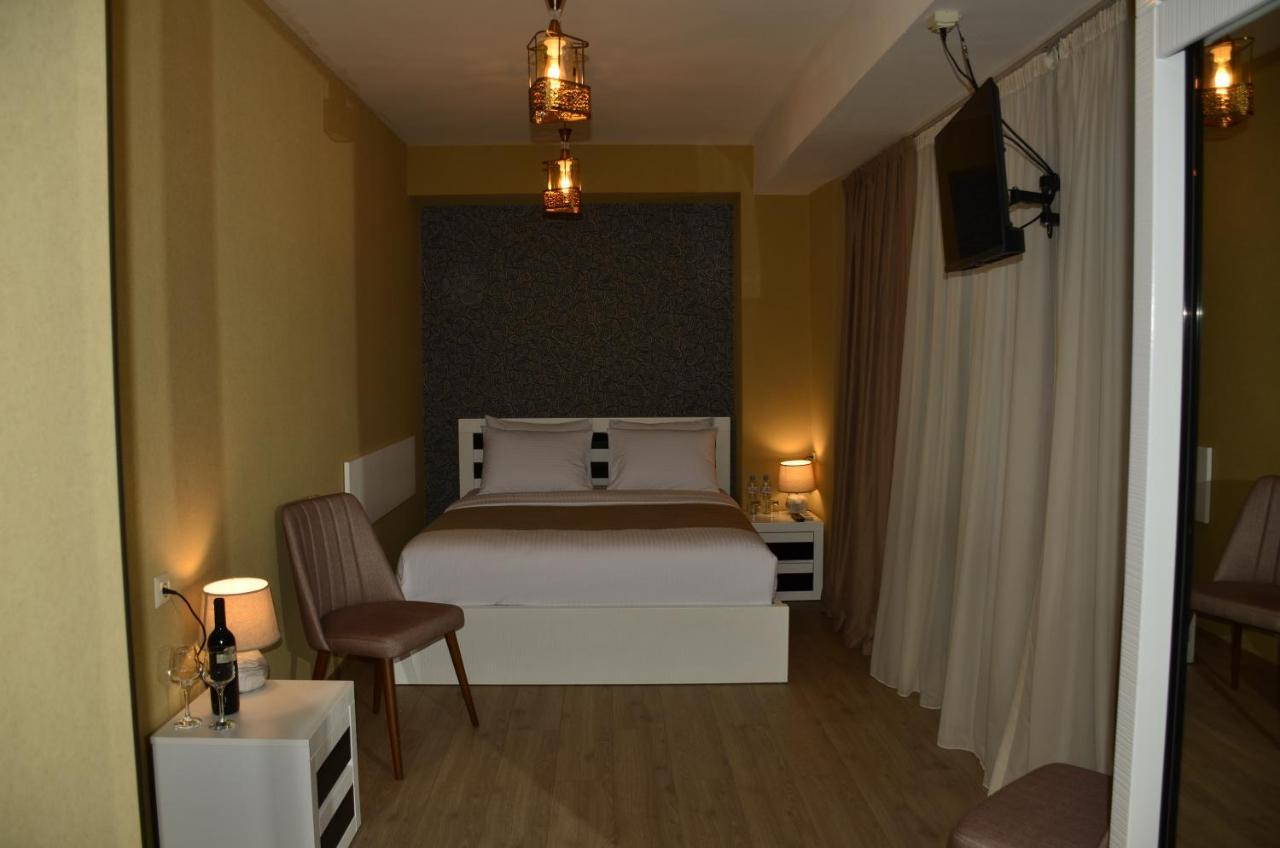 Vere Corner Hotel Tbilisi Exterior photo