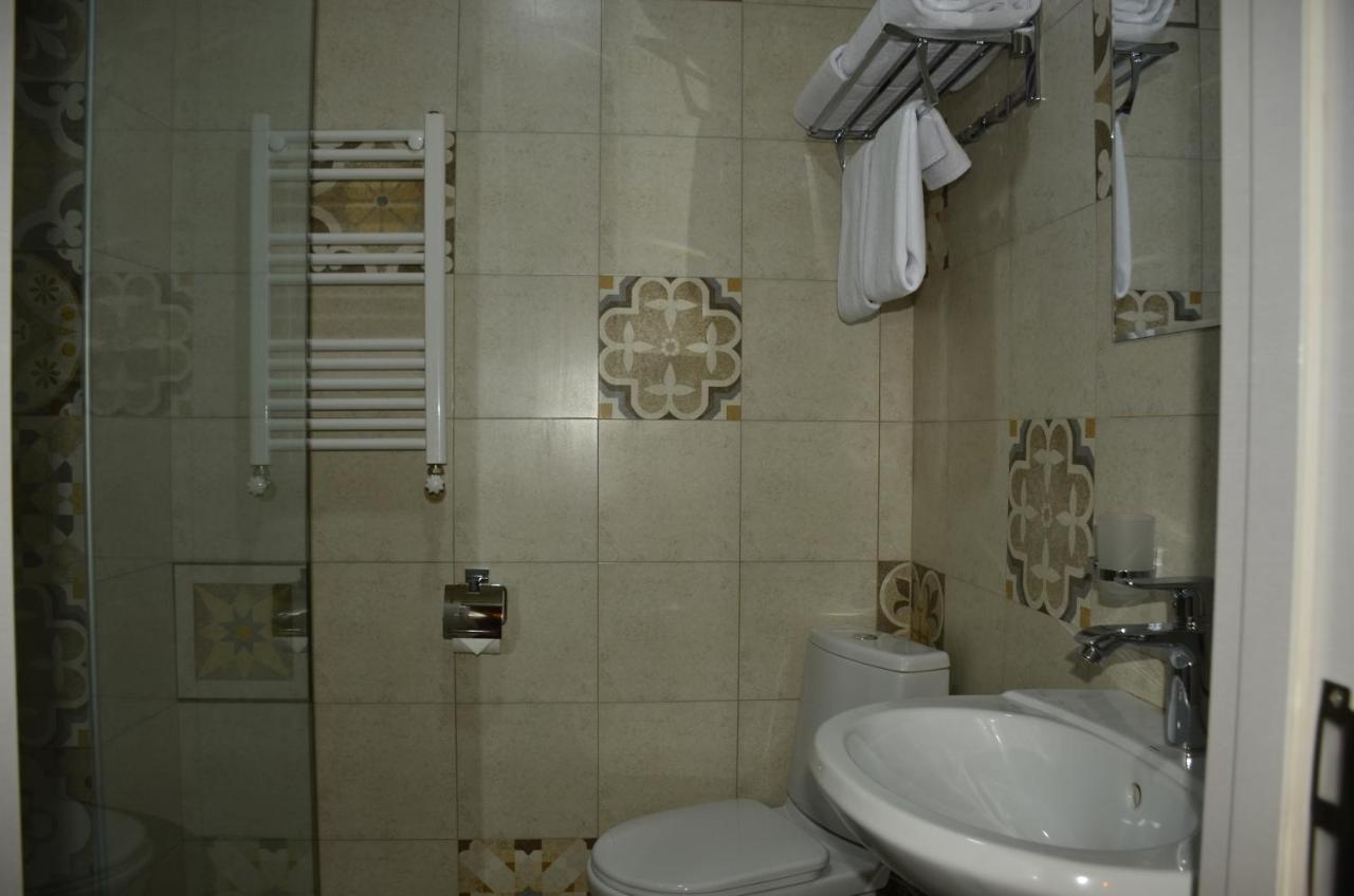 Vere Corner Hotel Tbilisi Exterior photo